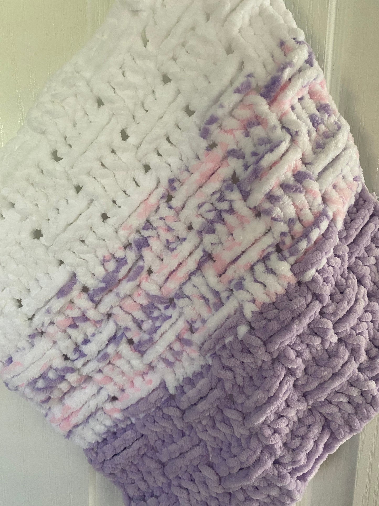 Super Soft Ombré Crochet Baby Comforter